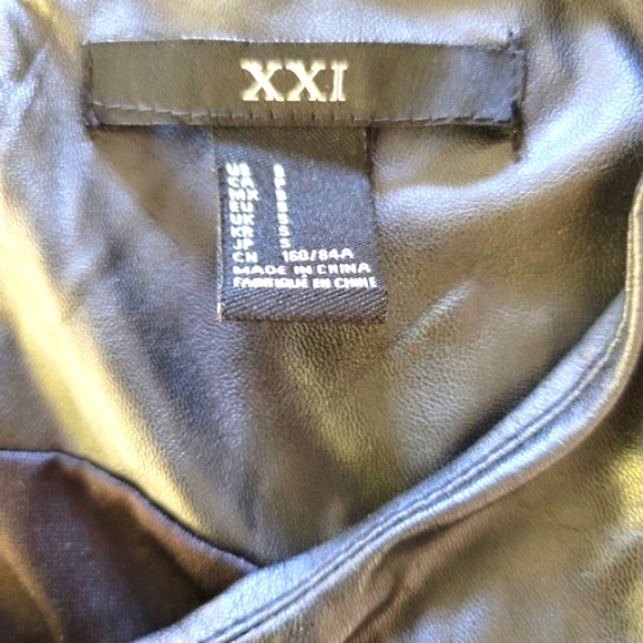 XXI Forever 21 Maxi Dress S Pleather & Chevron Cream & Black Sleeveless W Layer - Picture 3 of 3